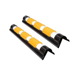 Reflective Corner Guard 0.9M (Yellow Stripes And White Reflectors)